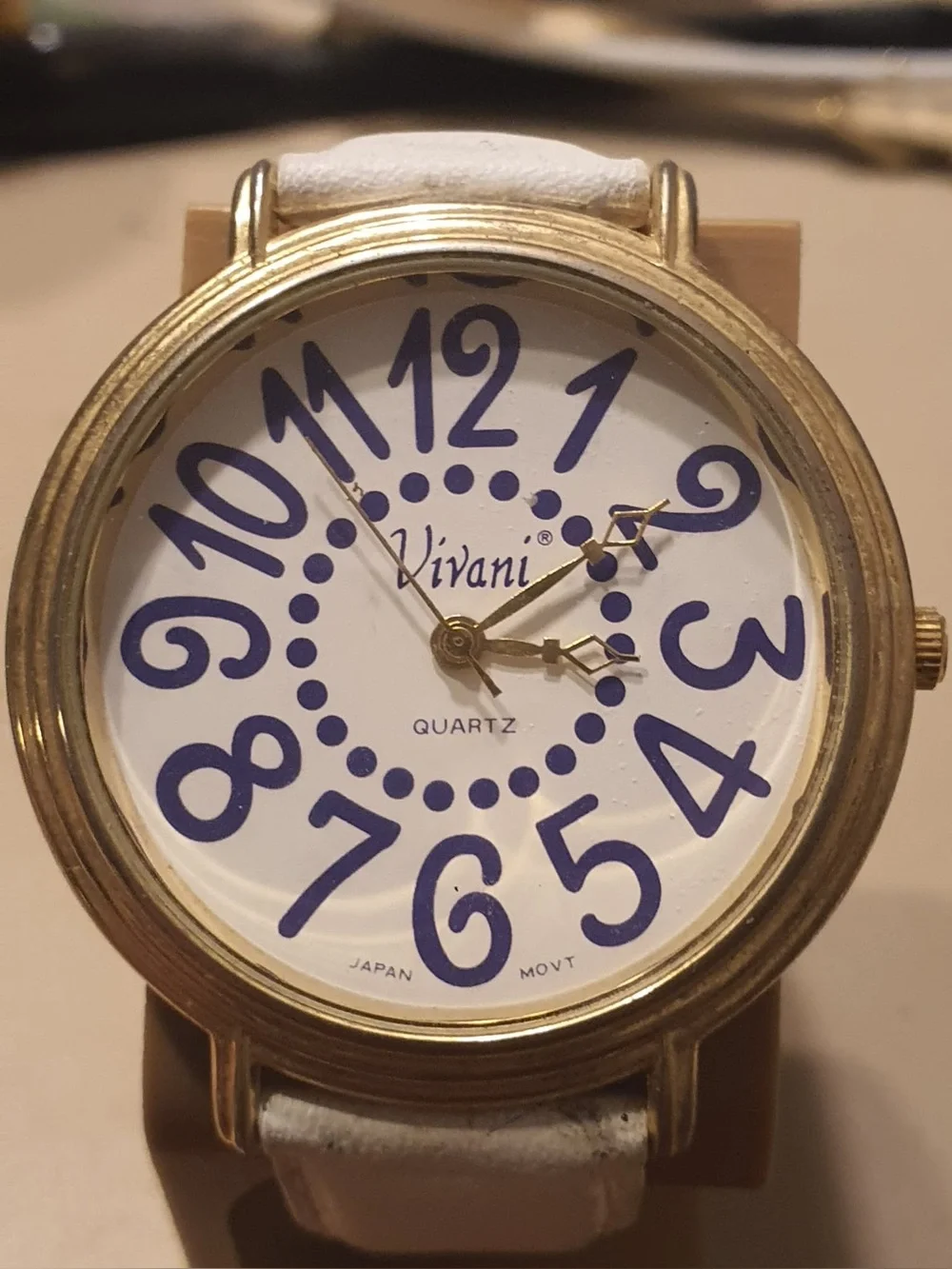 🦋10/$20🦋 Vivani Goldtone/White Leather Women's Watch